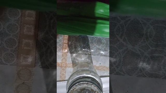 Изменяем слайм с помощью глицерина😱 смотреть онлайн