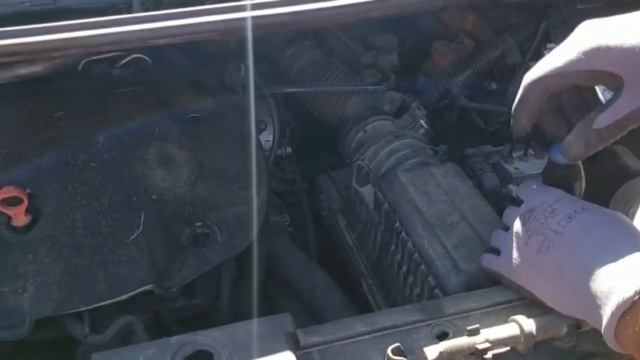 How to replace a engine air filter and cabin air filter Peugeot 807 | DIY Mechanic смотреть онлайн