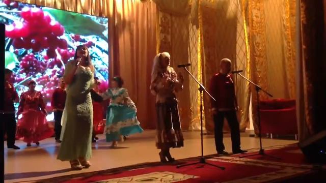 Выступление творческого коллектива «Балалайка» в Доме культуры смотреть онлайн