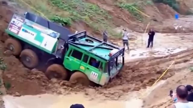Вездеход 8x8,просто ЖЕСТЬ! смотреть онлайн