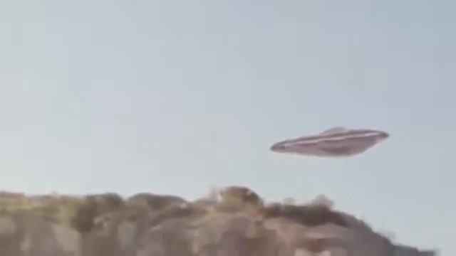В Соединенных Штатах зафиксировали огромное НЛО в пустыне UFO смотреть онлайн