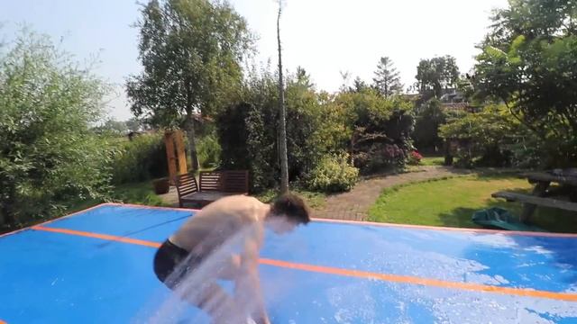INSANE GAME OF FLIP ON THE SLIP 'N' SLIDE! смотреть онлайн