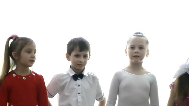 Песня про бабушку на утреннике 8 Марта 2020 в старшей группе. Муз. рук. Тушева И. В. смотреть онлайн