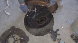 на мотор ямз 236 поставили мазовзку корзину, трактор т 150к