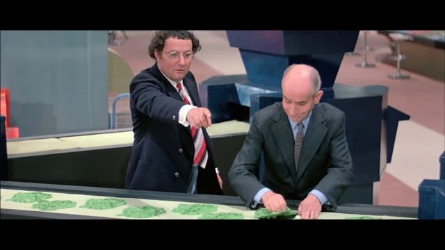 Крылышко или ножка. Фабрика продуктов питания смотреть онлайн