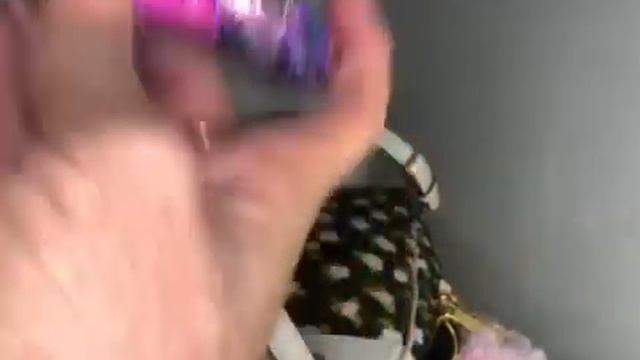 Whats is in Micheal Kors Rhea Med Backpack ? смотреть онлайн