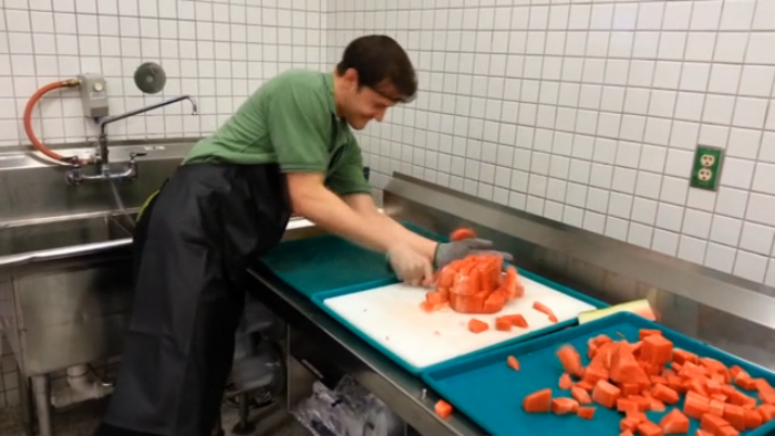 Порезать арбуз за 20 секунд! смотреть онлайн