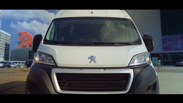 Хоккейный клуб ЦСКА передал автобус батальону «Эспаньола» смотреть онлайн