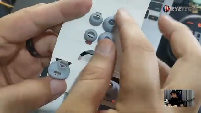 JBL ENDURANCE RACE TWS Earbuds UNBOXING & QUICK SPECS смотреть онлайн