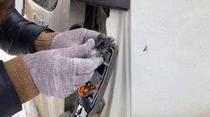 Замена лампочек на Лада Ларгус Lada Largus. Снять задние фонари на ларгусе. Замена стоп сигналов