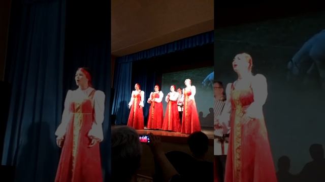 Говорят что я тобою брошенна, а я оставила тебя сама. Исполняет Народный Хор Песни Урала смотреть онлайн