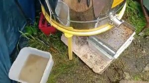 Отзыв на медогонку "Донская пчела" 4-х рамочная с нижним расположением двигателя на 12В.