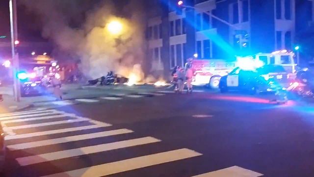 3 minorities burn alive, screaming, techies do nothing to save them. смотреть онлайн