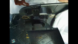 Снятие и проверка кнопок стеклоподъемника - Ford Fiesta 1.4i