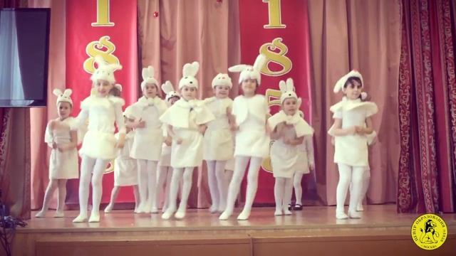 Зайцы (танцевальная студия начальной школы) смотреть онлайн