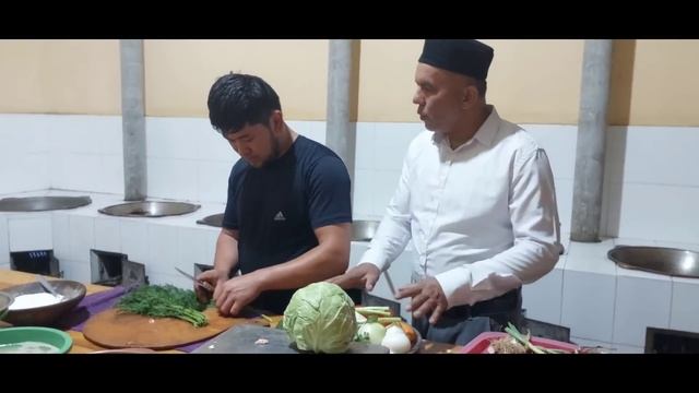 КАК ГОТОВИТЬ УЗЕКСКУЮ БАСМУ...ЧАЙХАНА КИЗИЛТЕПА....(ОХУНОВ ТВ)
