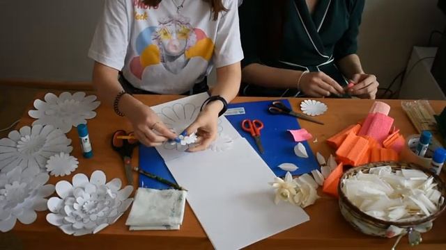 Лаборатория творчества «Белый цветок» смотреть онлайн