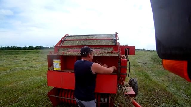 Сенокос.Тюкую сено.2020год смотреть онлайн