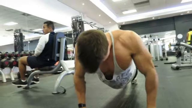 The Science behind training chest смотреть онлайн