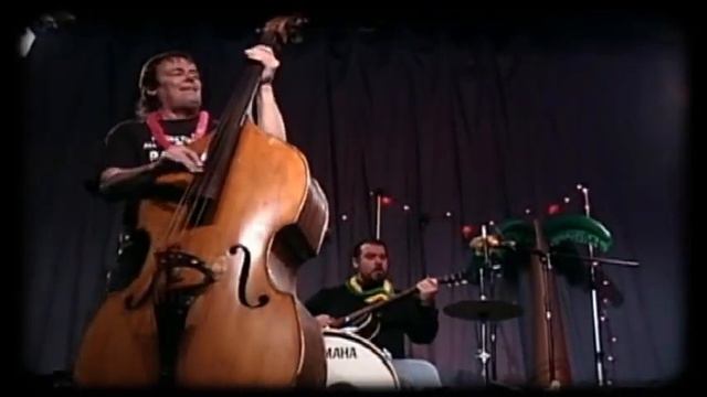 Built 4 Comfort - The Incombustible Men UKULELE смотреть онлайн
