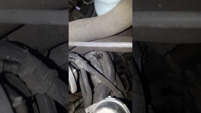 Bruit sur un moteur de Citroën c8 2.0l hdi 138ch - Engine noise смотреть онлайн