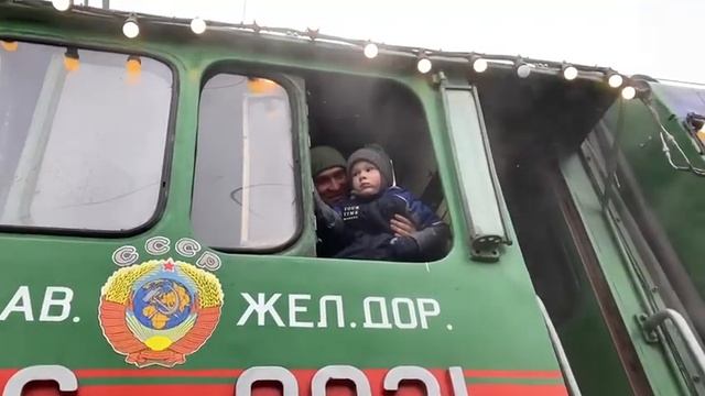 Поезд Деда Мороза в Кирове|Внутри паровоза смотреть онлайн