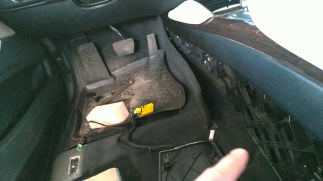 Как снять подлокотник с БМВ Х6. Перешив подлокотника смотреть онлайн