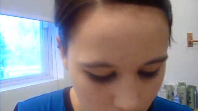 Basic Emo/Punk/Goth eyeliner Tutorial смотреть онлайн