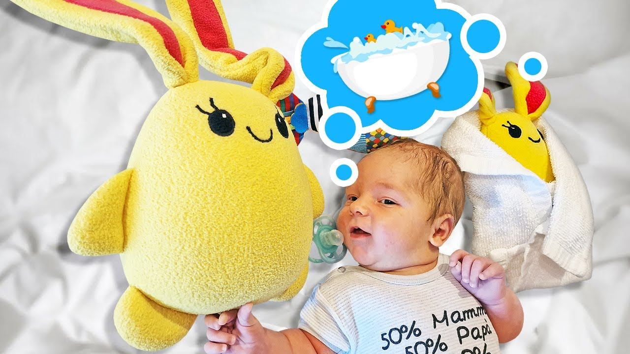 Мама для Лаки — Собираем ванночку для купания! Видео для малышей и Маша Капуки. Игры КАК МАМА смотреть онлайн