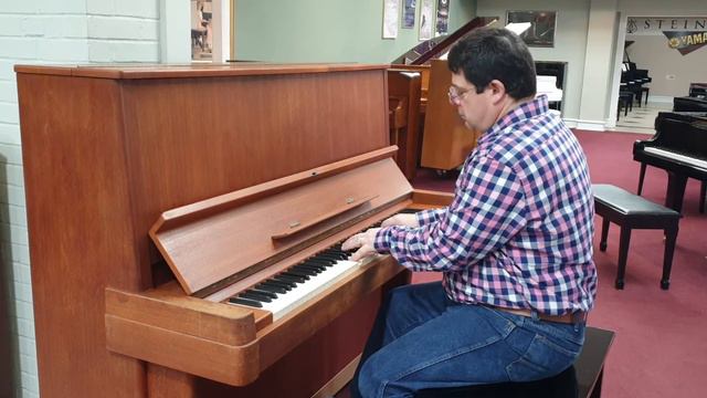 Yamaha 47 Professional Upright Piano смотреть онлайн