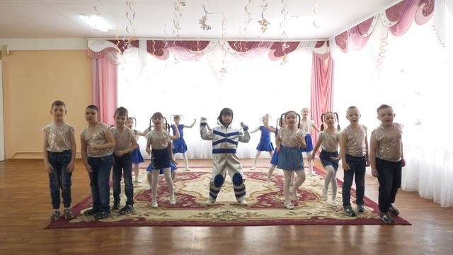 ДС 38 Песня Робот Бронислав смотреть онлайн