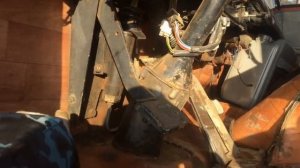 Провалилась педаль сцепления? прокачка сцепления. Прокачать ПГУ на Камазе