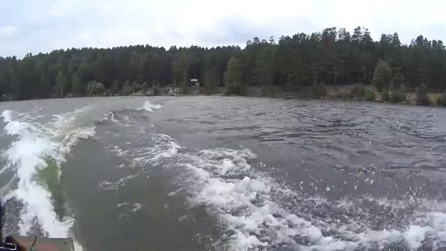 Как прокатиться на моторной лодке. Красоты озера Таватуй. смотреть онлайн