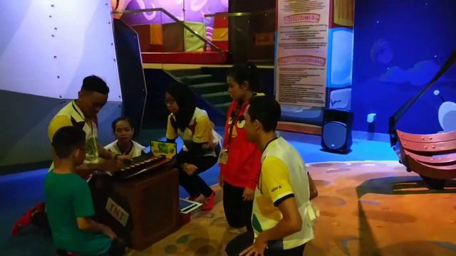Bryan Bermain di Angry Birds Activity Park Johor Bahru | Playground - Fun Play смотреть онлайн