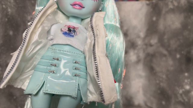 Shadow High Series 2 Review and Unboxing, Zooey Electra! смотреть онлайн