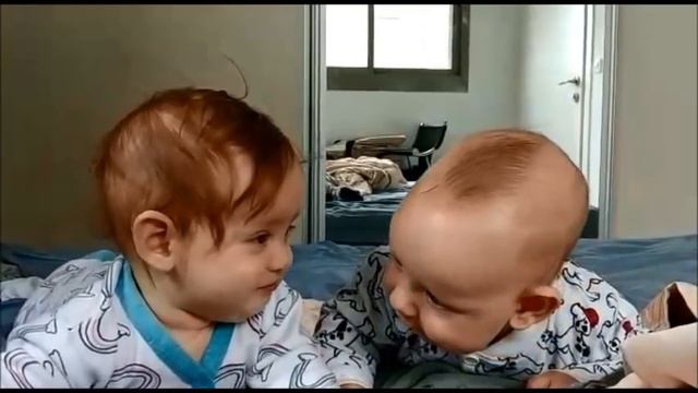 КАК ДВОЙНЯШКИ "РАЗГОВАРИВАЛИ" В ПЯТЬ МЕСЯЦЕВ... смотреть онлайн