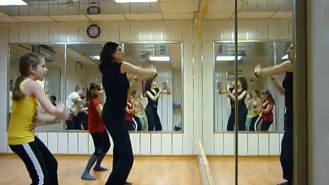 Танцы в Перово "Танцевальный MIX" дети 2-й месяц обучения смотреть онлайн