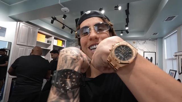 Surprising My Friends With $1,000,000 in Watches смотреть онлайн