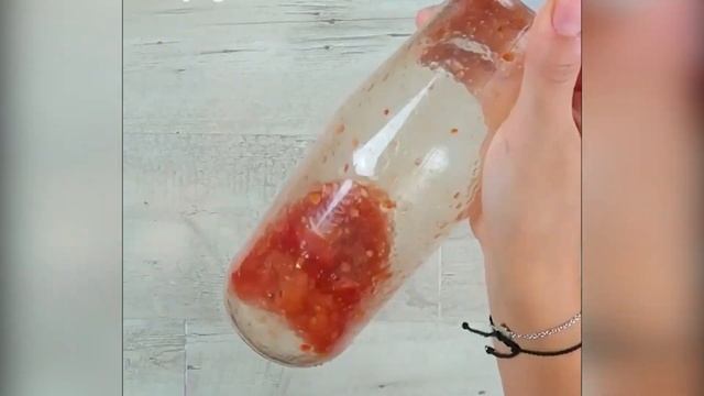 Как отмыть бутылку с узким горлышком без ёршика. смотреть онлайн