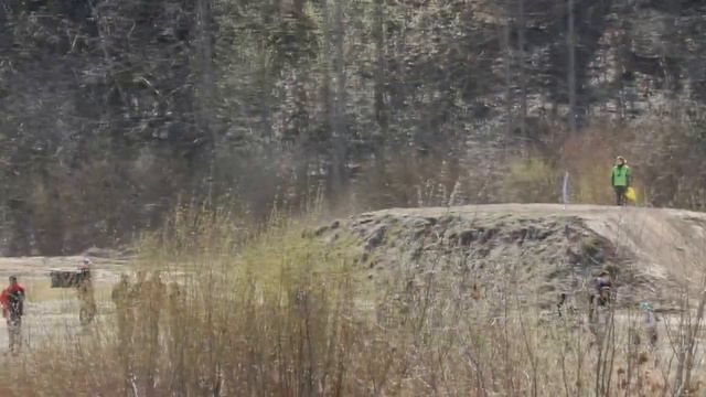Видеофильм часть 4, мотокросс класс Новички, 17.04.2022_ Калининград, мотофотограф Г .Скобей смотреть онлайн