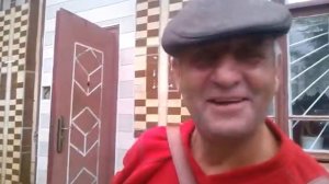 А ну-ка убери свой чемоданчик