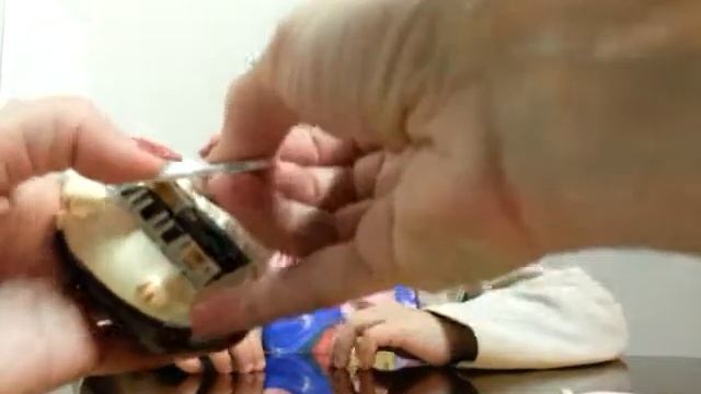 Распаковка игрушки - светящийся ежик. смотреть онлайн