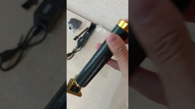 Электрический мужской триммер для усов и бороды смотреть онлайн