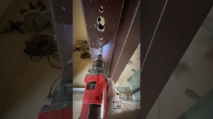 Перевернуть дверь?  Или изменить сторону открывания?