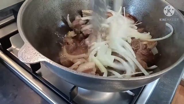 Готовит муж. Плов с жёлтой моркови и риса. ( профисионал своего дела☝️) смотреть онлайн