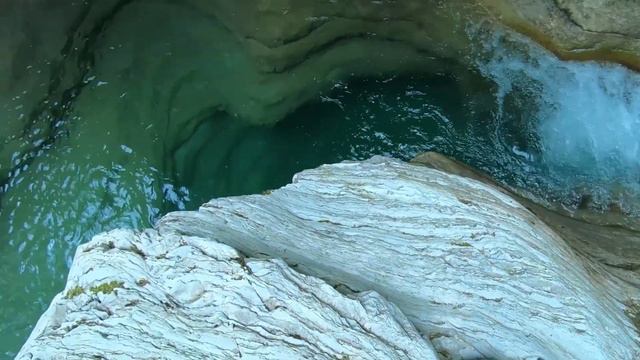 Каньон реки Таштай (Бешенка) в 4к. Живописное чудо природы. Краснодарский край. Туапсинский район. смотреть онлайн