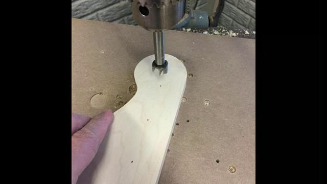 Constructing John Deacon's Precision Bass - A Tribute смотреть онлайн