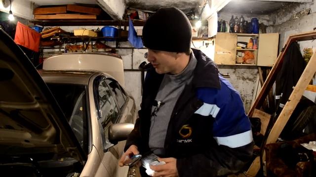 Прокачка и ремонт главного цилиндра сцепления на Nissan Almera N16 смотреть онлайн