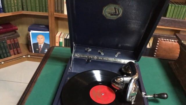 Советский патефон Артель "Граммофон" смотреть онлайн