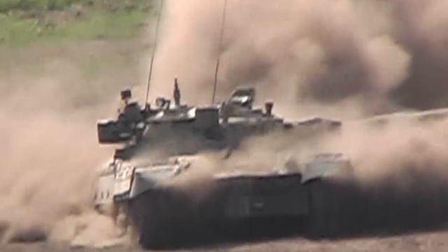 Tank T-80U & T-80UK смотреть онлайн